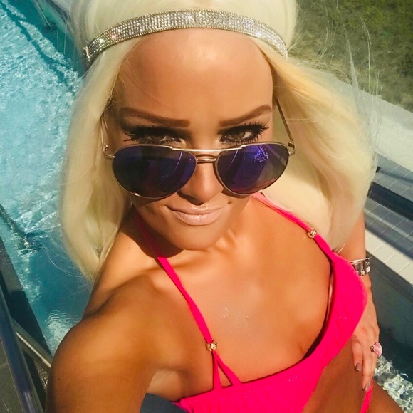 Meet your Posher, Jessica - Picture 2 of 11